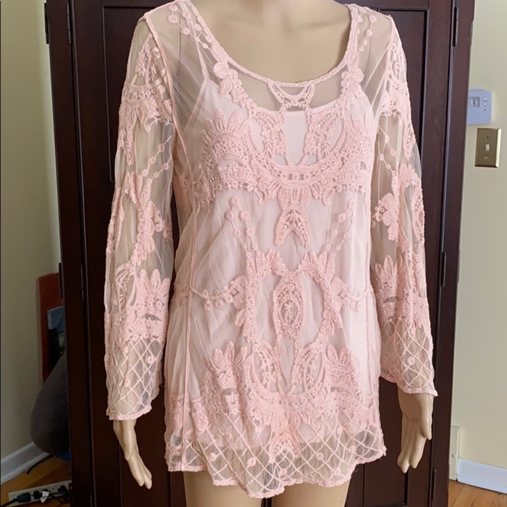 Saint Tropez West sz M NWOT blush sheer top w/cami